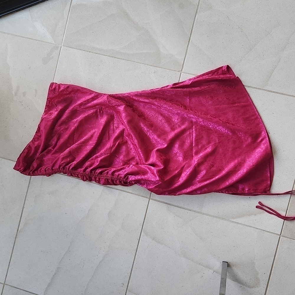 ✨️NWT Whyte Valentyne Barbie Pink Silky Dress. Size 10